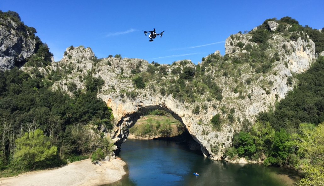 Le-pont-darc-par-drone