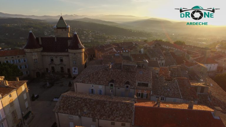 Aubenas vue par drone, prise de vue aérienne en Ardèche