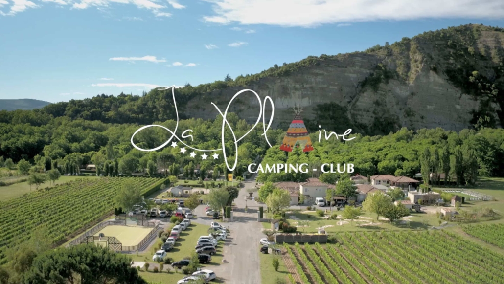 vidéo Style moderne mise en avant camping site touristique