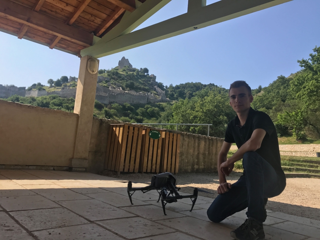Chateau de Crussol par drone - vidéo aérienne Crussol - Photo aérienne Saint Perray - Prise de vue par drone Ardèche