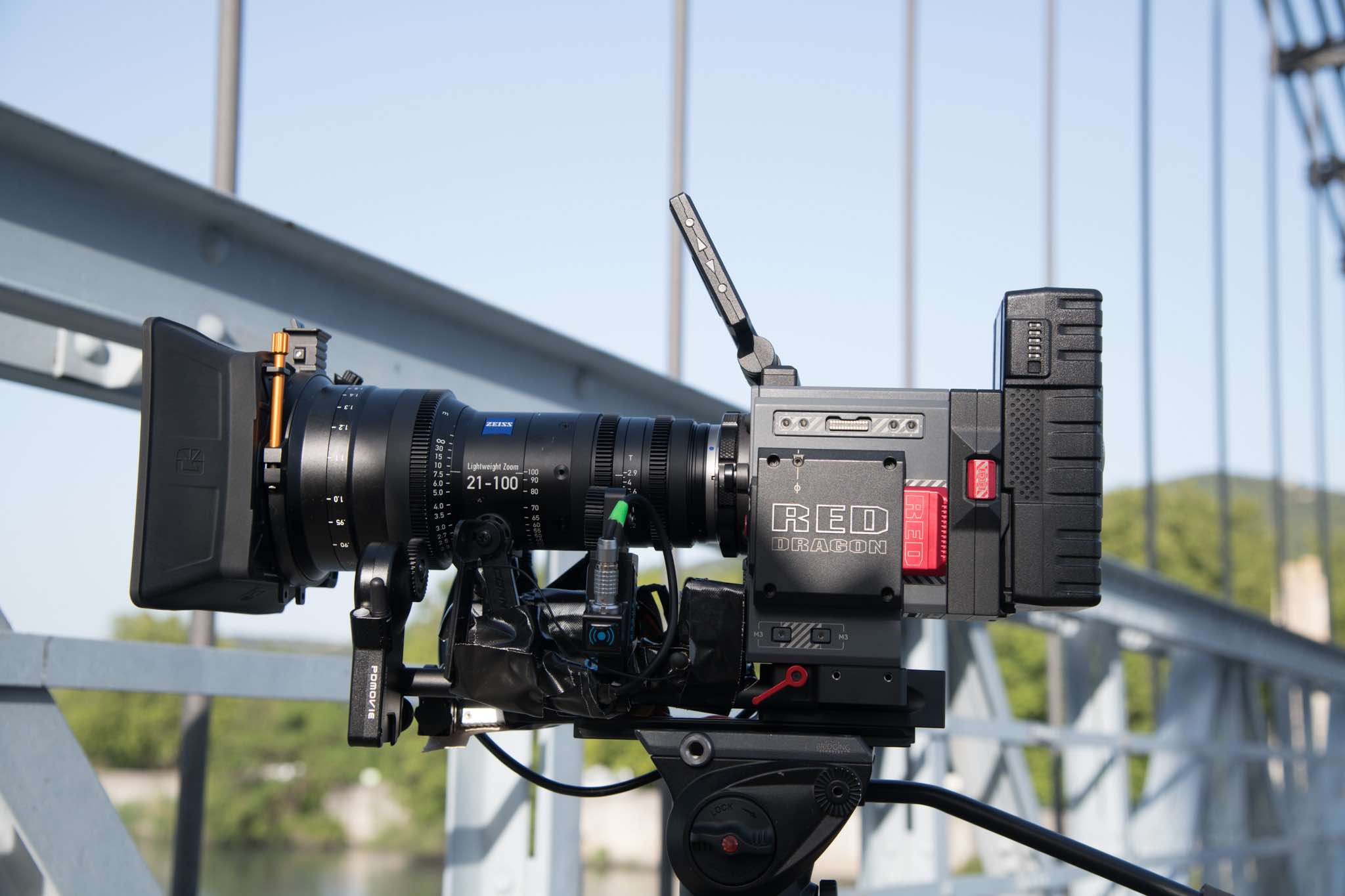 Notre caméra RED WEAPON 5K pour les tournages sol et aériens