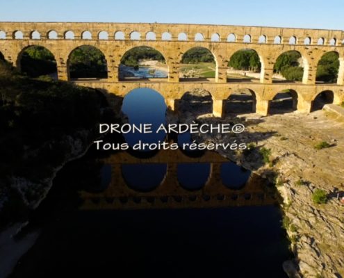 Pont du Gard par drone - vue aérienne du pont du gard - le pont du gard en hauteur - prestataire drone pont du gard