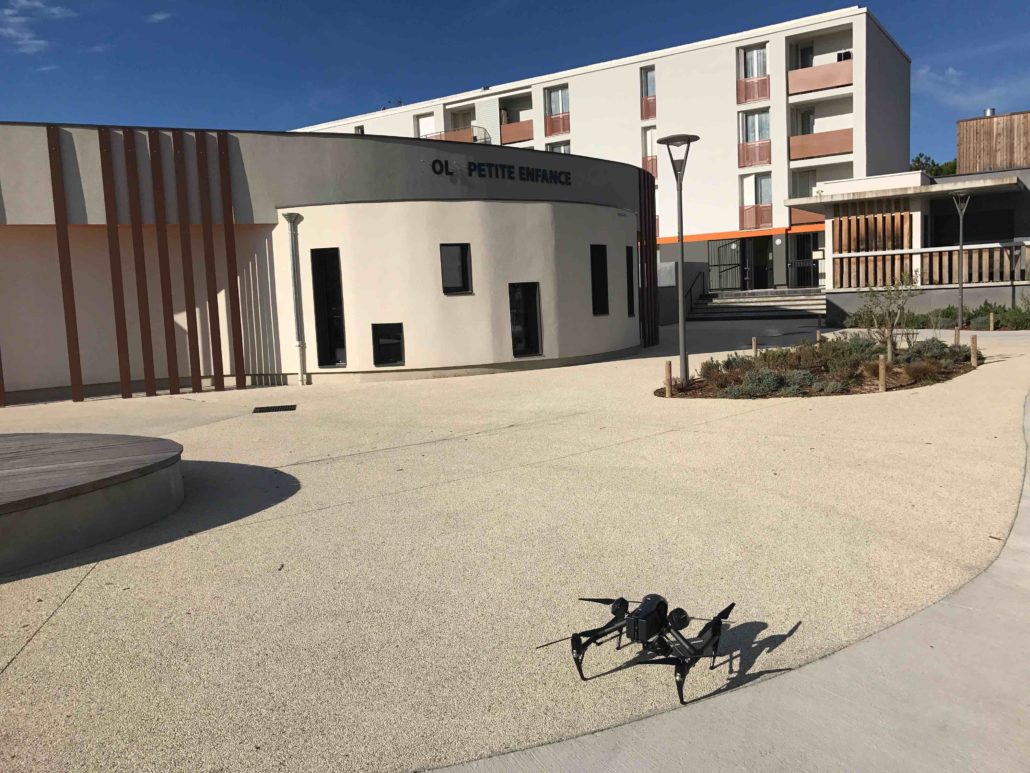 drone donzere film entreprise ardèche - Vidéo par drone - photo drone - Prise de vue aérienne par drone - photographe drone drone donzere film entreprise ardèche - Vidéo par drone - photo drone - Prise de vue aérienne par drone - photographe drone