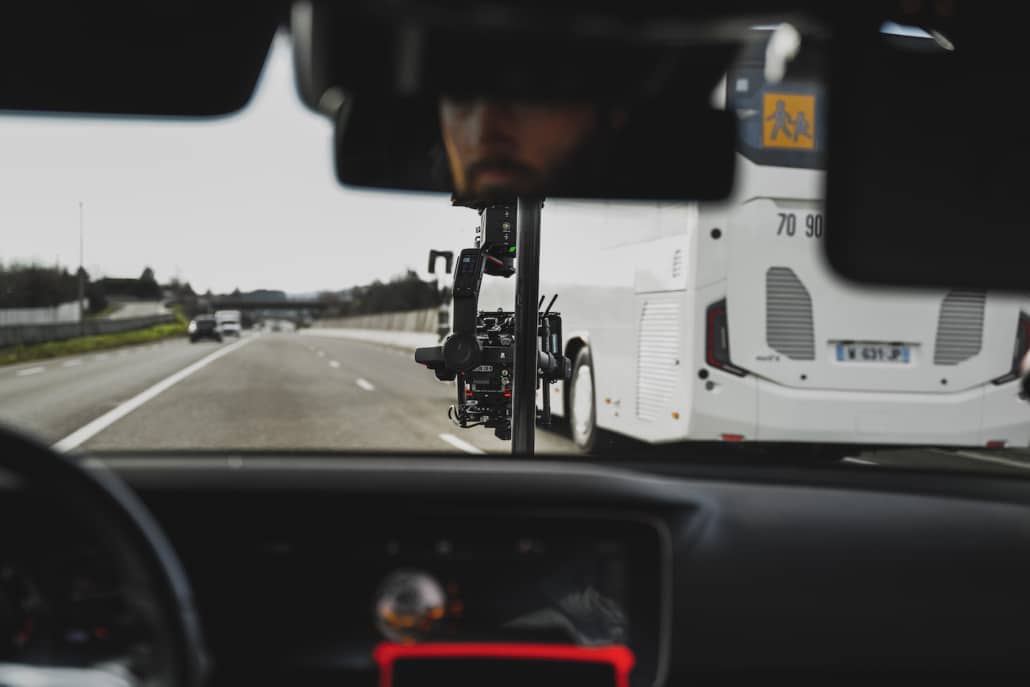 création et tournage de publicités avec voiture Travelling