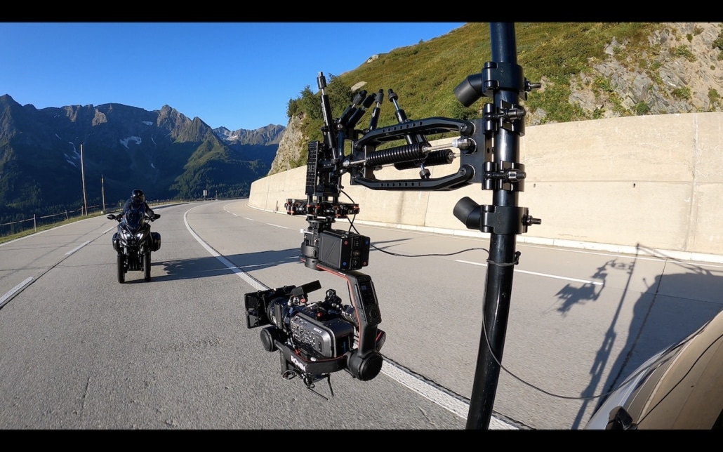 voiture travelling : pourquoi utliser une voiture travelling dans la création d'une vidéo