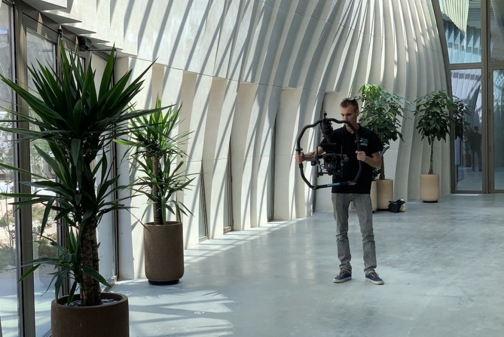 producteur réalisateur de film d'entreprise en Isère | Devis création de film à Grenoble | entreprise de drone à Grenoble | ville de Grenoble par drone | Prise de vue drone dans la capitale des Alpes