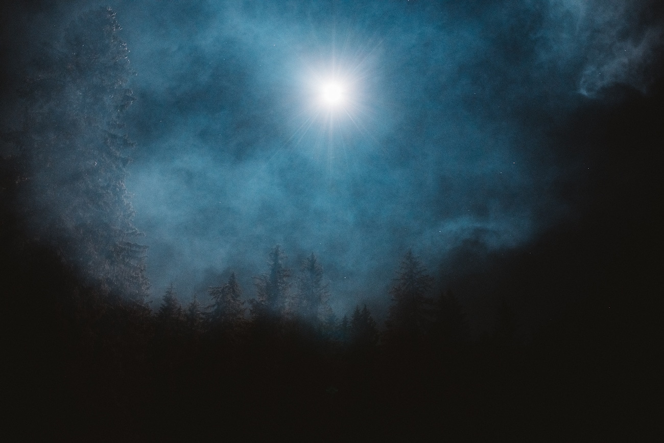 drone qui éclaire la nuit qui remplace la lune