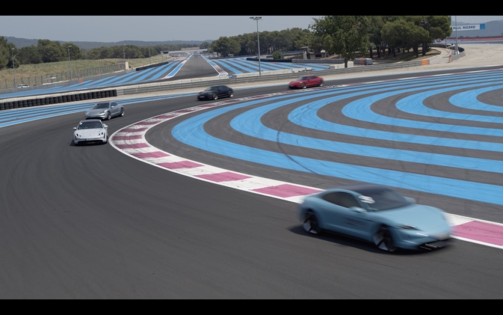 exploitant drone circuit du castellet : porsche taycan virage du camp