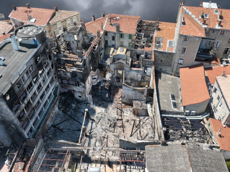 Modèle 3D par drone de bâtiments incendiés à Valence