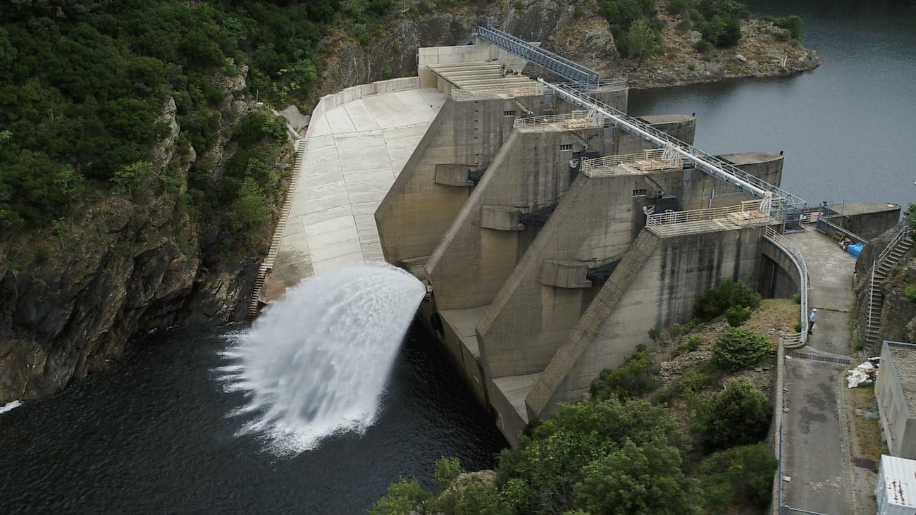 Barrage EDF filmé par un télépilote habilité de Drone Ardèche