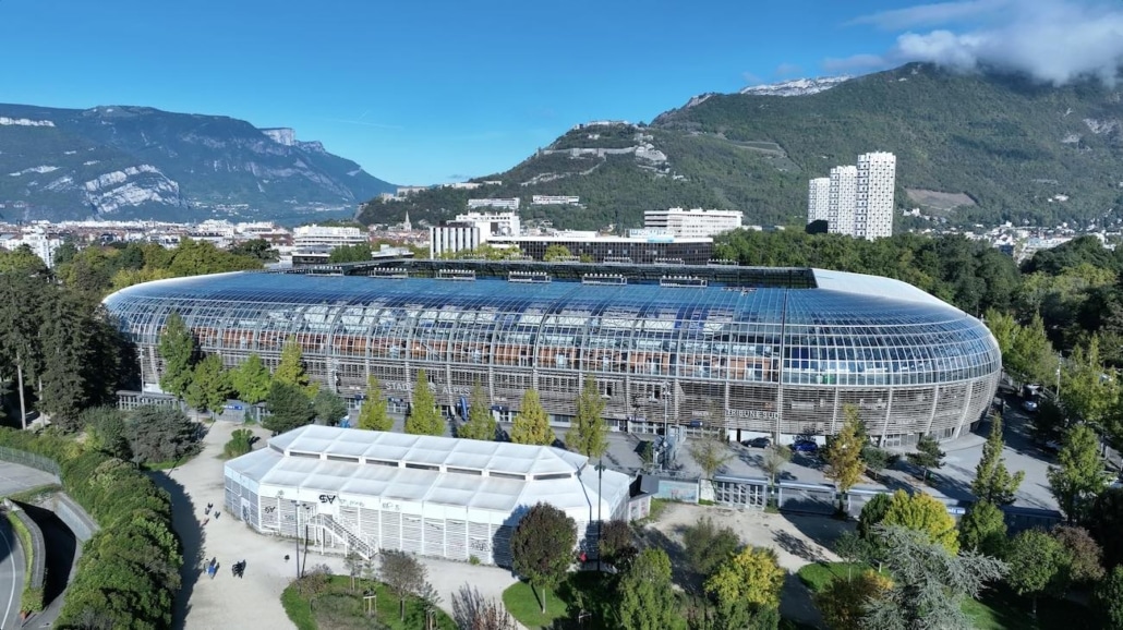 prestation drone grenoble : prise de vues du stade des alpes par drone