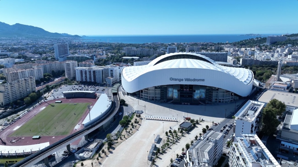 stade vélodrome par drone : télépilote