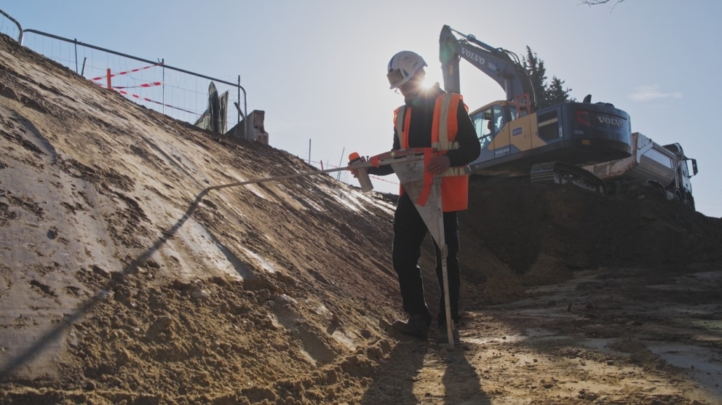 suivi de chantier en film pour la réaménagement du lit d'une rivière