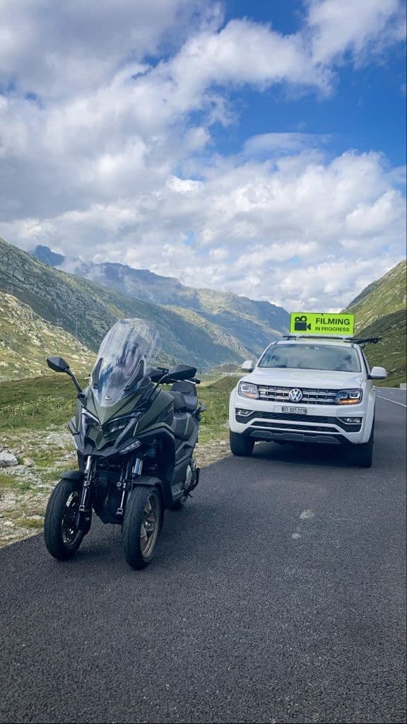 voiture pour suivi de vehicules